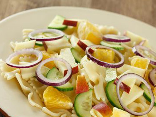 Фруктовый салат с макаронами